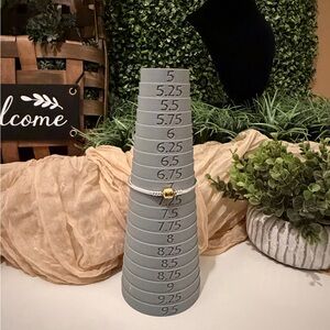 Pandora Moments Two-Tone Barrel Clasp
Snake Chain Bracelet Size 7